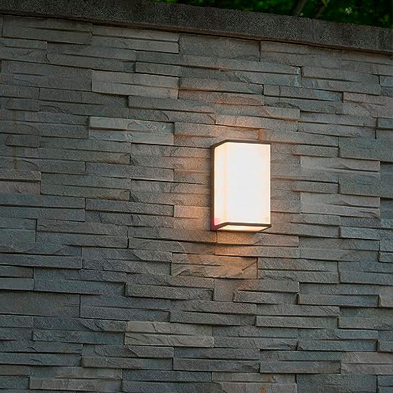 Aplique De Exterior Guess Led Alta Potencia Diseño Buena Luz Negro