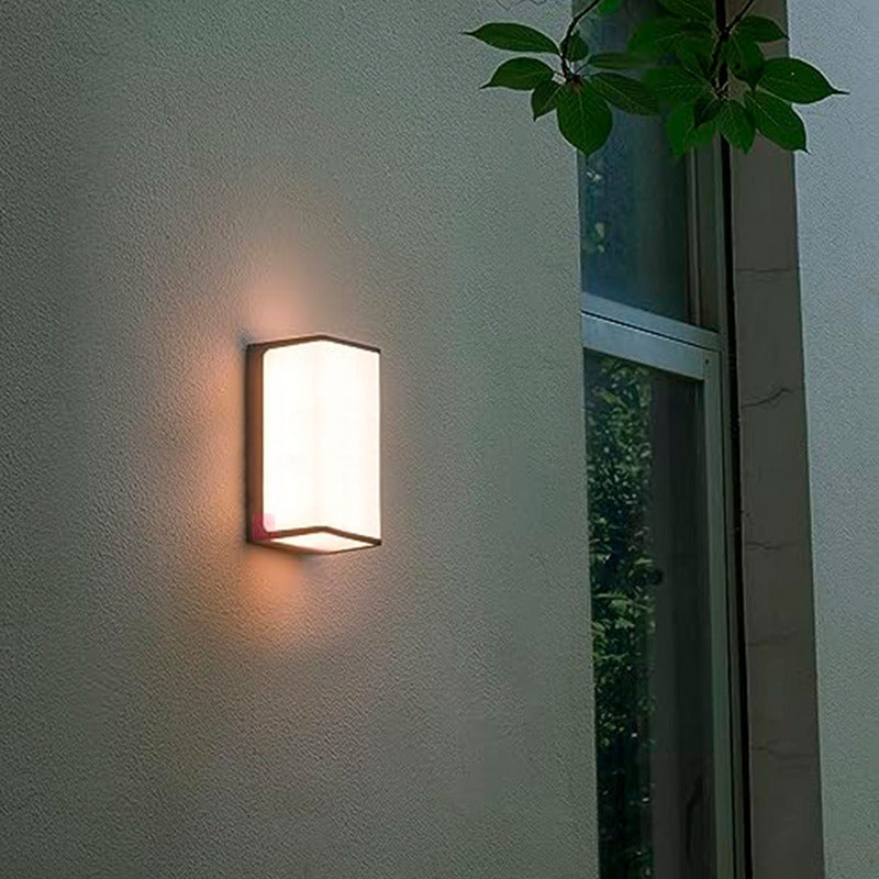 Aplique De Exterior Guess Led Alta Potencia Diseño Buena Luz Negro